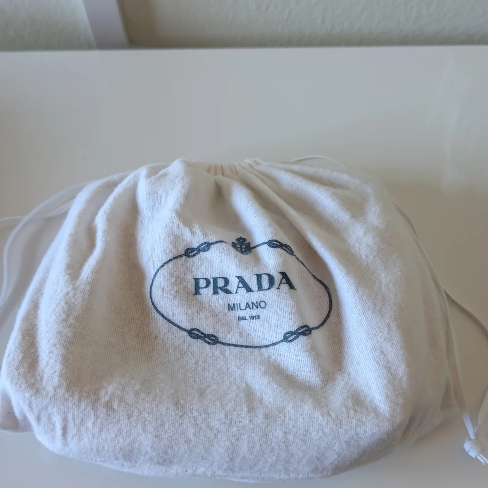 Prada Tan Shoulder Bag with Chain Strap - Picture 3 of 16